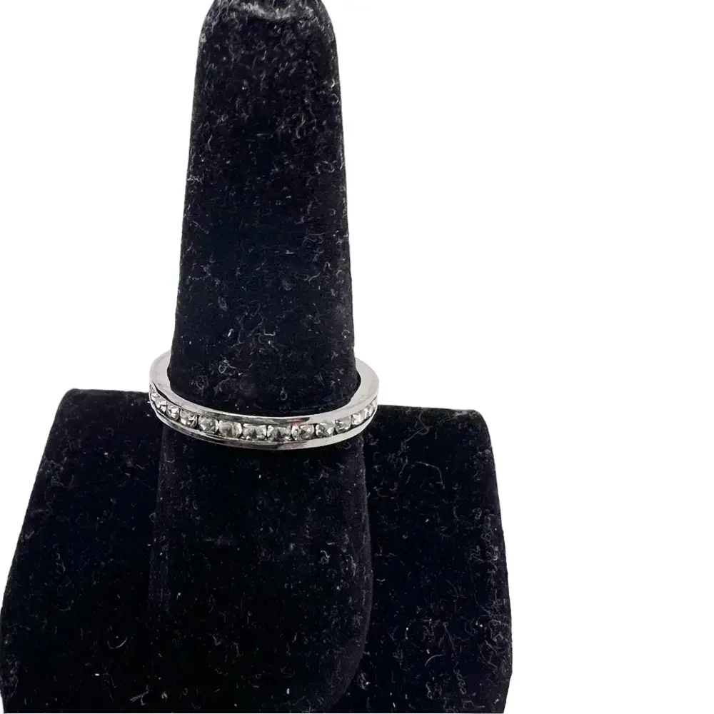 🍭6/$30 silver tone jewel studded ring band - size 8.25